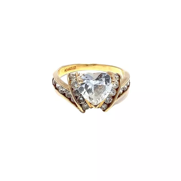14K Yellow Gold Heart-Shaped Center Zircon Ring