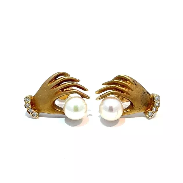 18k Yellow Gold Diamond Double Hand Holding Pearl Earrings