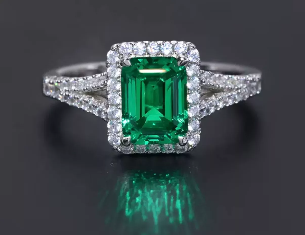 2 Carat Lab grown Emerald Ring